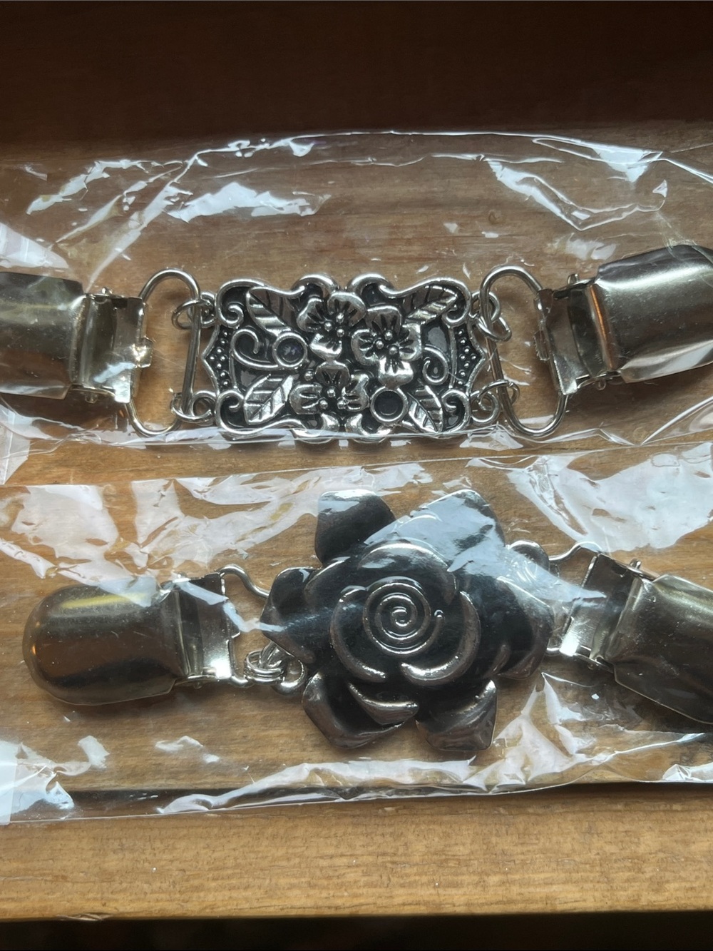 Silver Sweater Clips or Cinch Clips- Pack of 5 - Picture 3 of 4